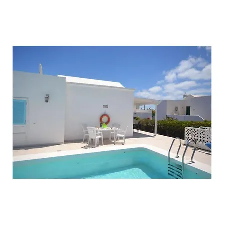 Violeta With Electrically Heated Pool فيلة